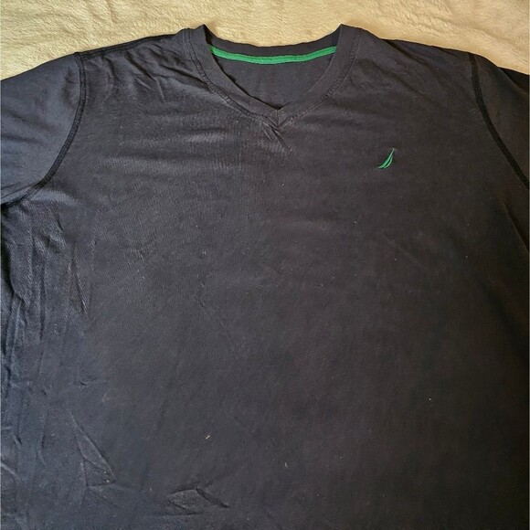 Nautica Men's Large Short Sleeve Shirt Size Large. EXCELLENT CONDITION! - Picture 2 of 4